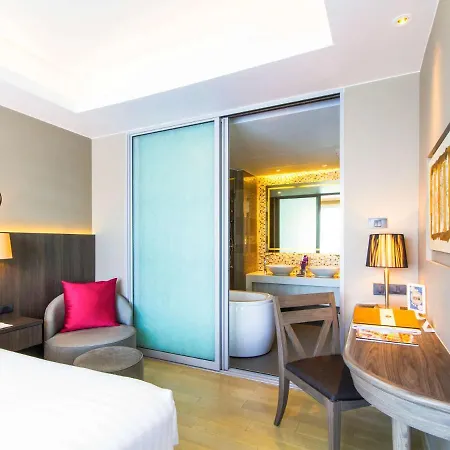 Grand Mercure Phuket Patong Exterior photo Deluxe Room