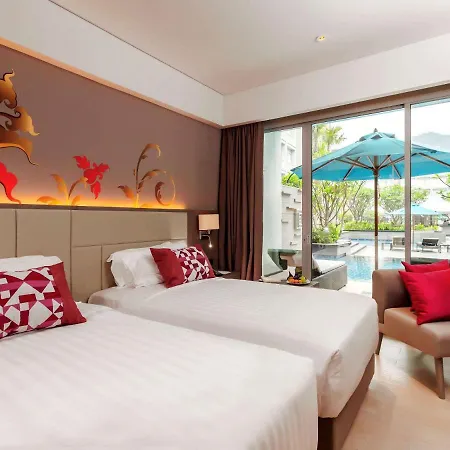 Grand Mercure Phuket Patong Exterior photo Deluxe Pool Access